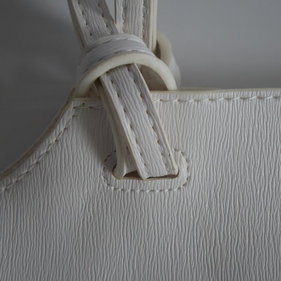 Neiman Marcus White Shoulder Bag - Picture 8 of 11